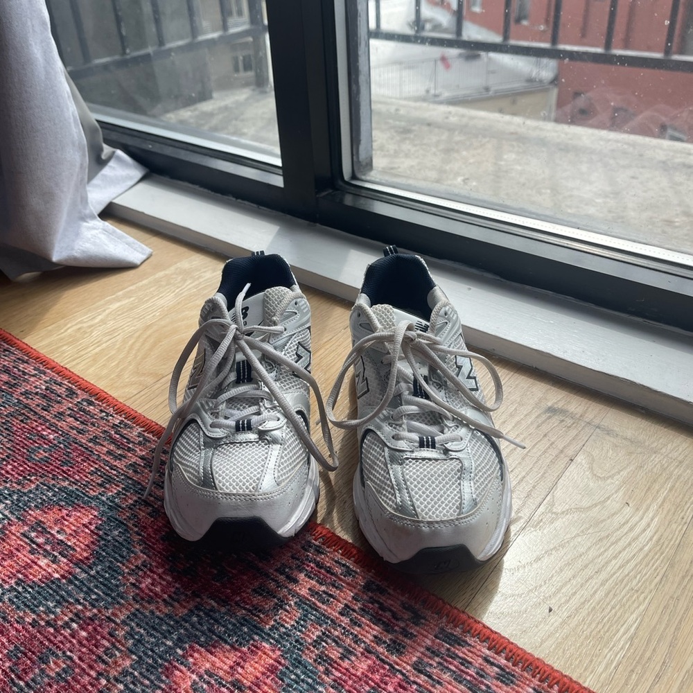 New Balance 530 White Silver Navy Sz M 7